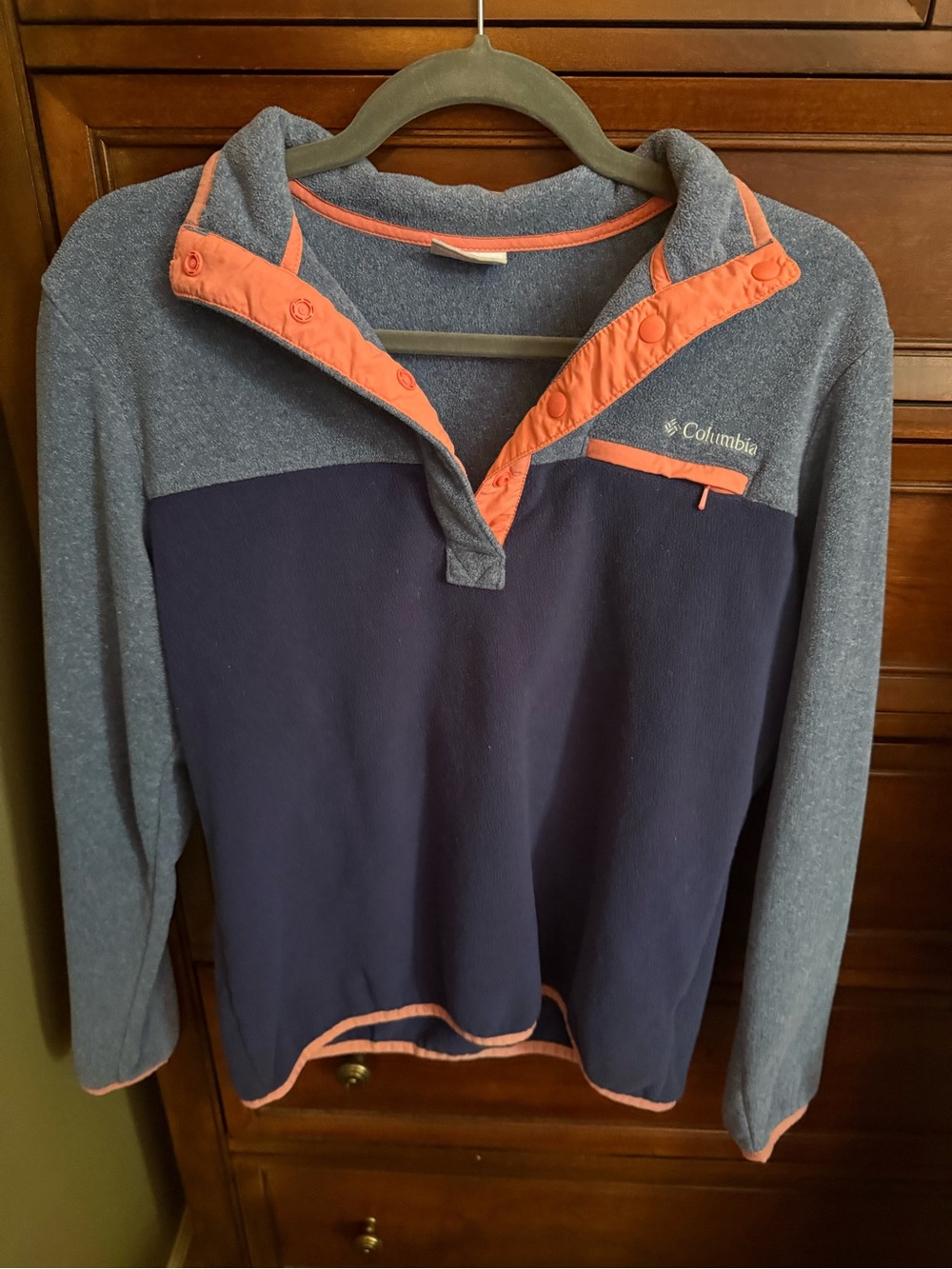 Columbia Women's Two-Tone Navy and Blue Fleece Pullover with Coral Trim Size M